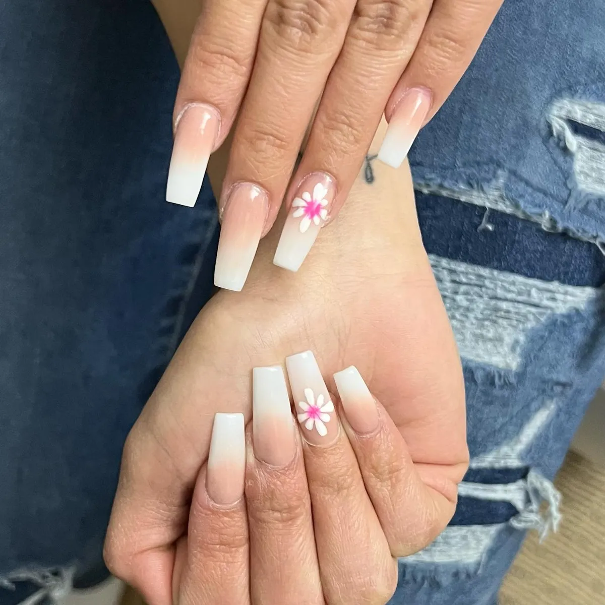 White ombre square nails with delicate daisy art by V Nails Lacombe